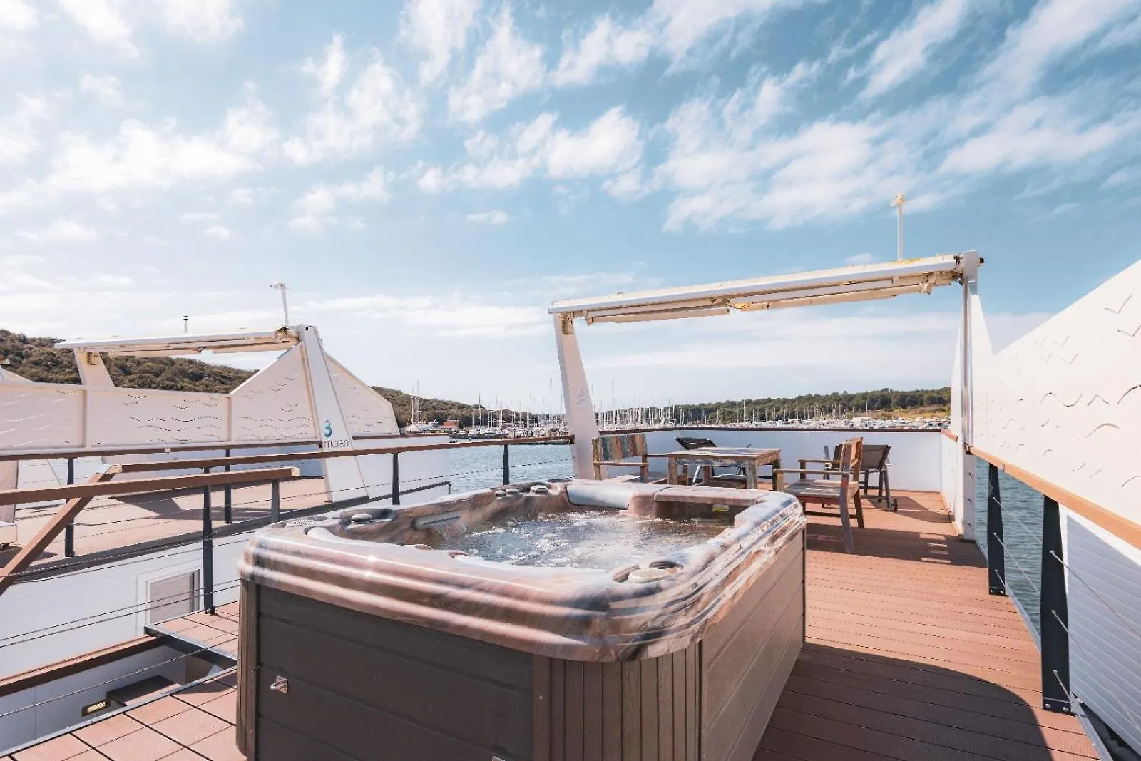 Hausboot Astrid - Floating House Apartment Pula